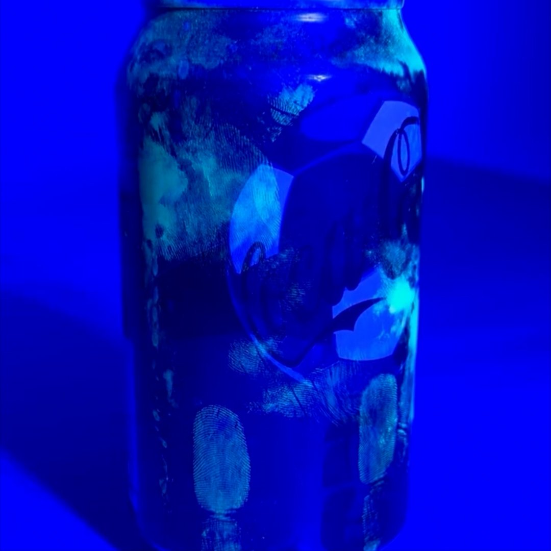 Fingerprint on can evidence captured by forenscope device brasilia police department